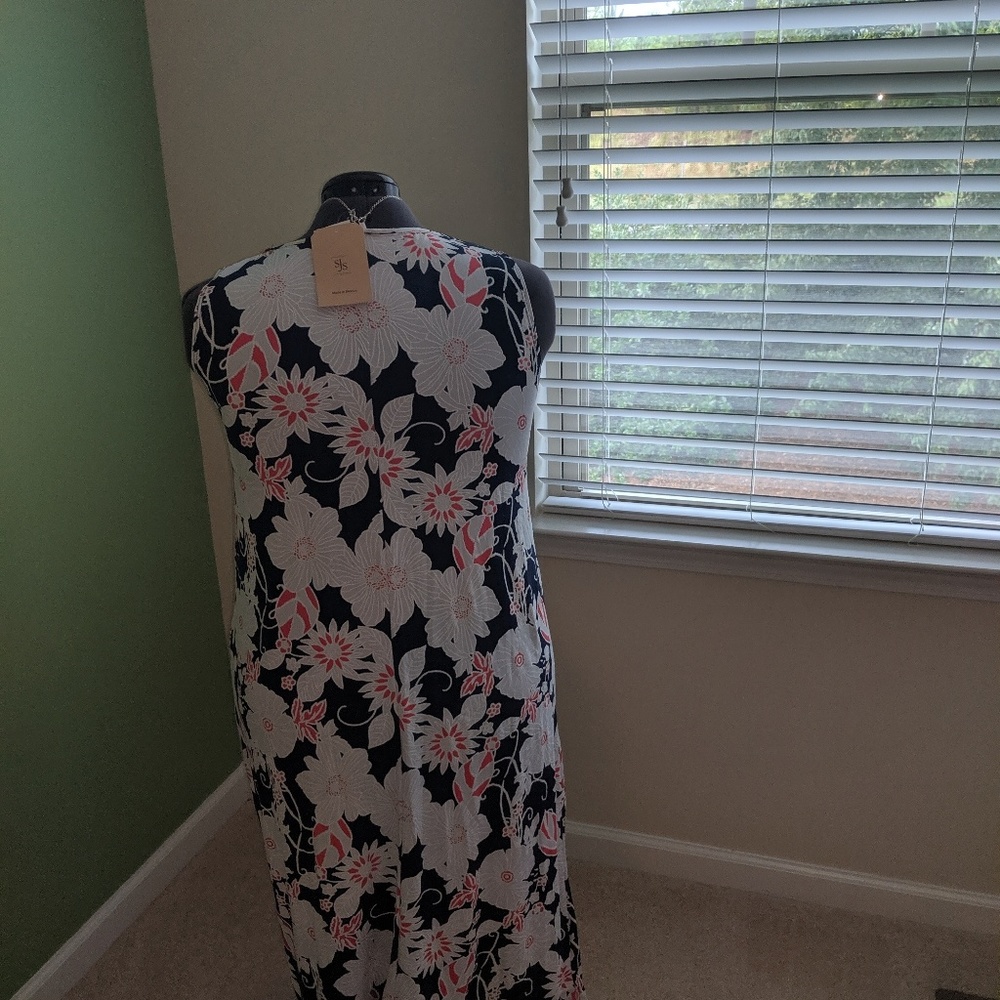 Dress - Picture 5 of 5